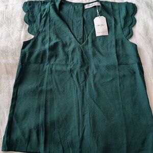 NWT Berthie Paris Scallop Sleeve Button Back Top — Emerald Green- Size 6